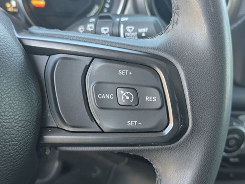 Used 2023 Jeep Wrangler Unlimited AWD/4WD image 21