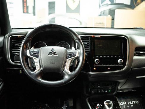Used 2020 Mitsubishi Outlander GT image 19