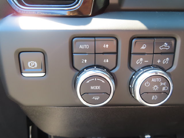 Used 2025 GMC Sierra 3500 AT4 w/ AT4 Preferred Package AWD/4WD image 43