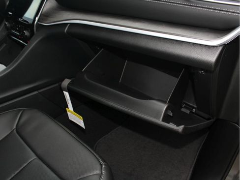 New 2025 Jeep Grand Cherokee Limited w/ Luxury Tech Group II image 26