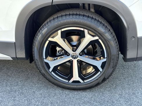 New 2026 Volkswagen Tiguan SE FWD image 6
