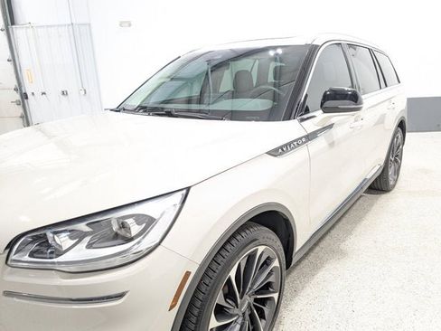 Used 2020 Lincoln Aviator Reserve w/ Equipment Group 202A image 7