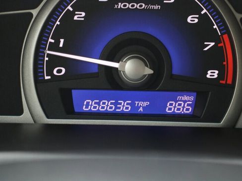 Used 2010 Honda Civic LX image 7