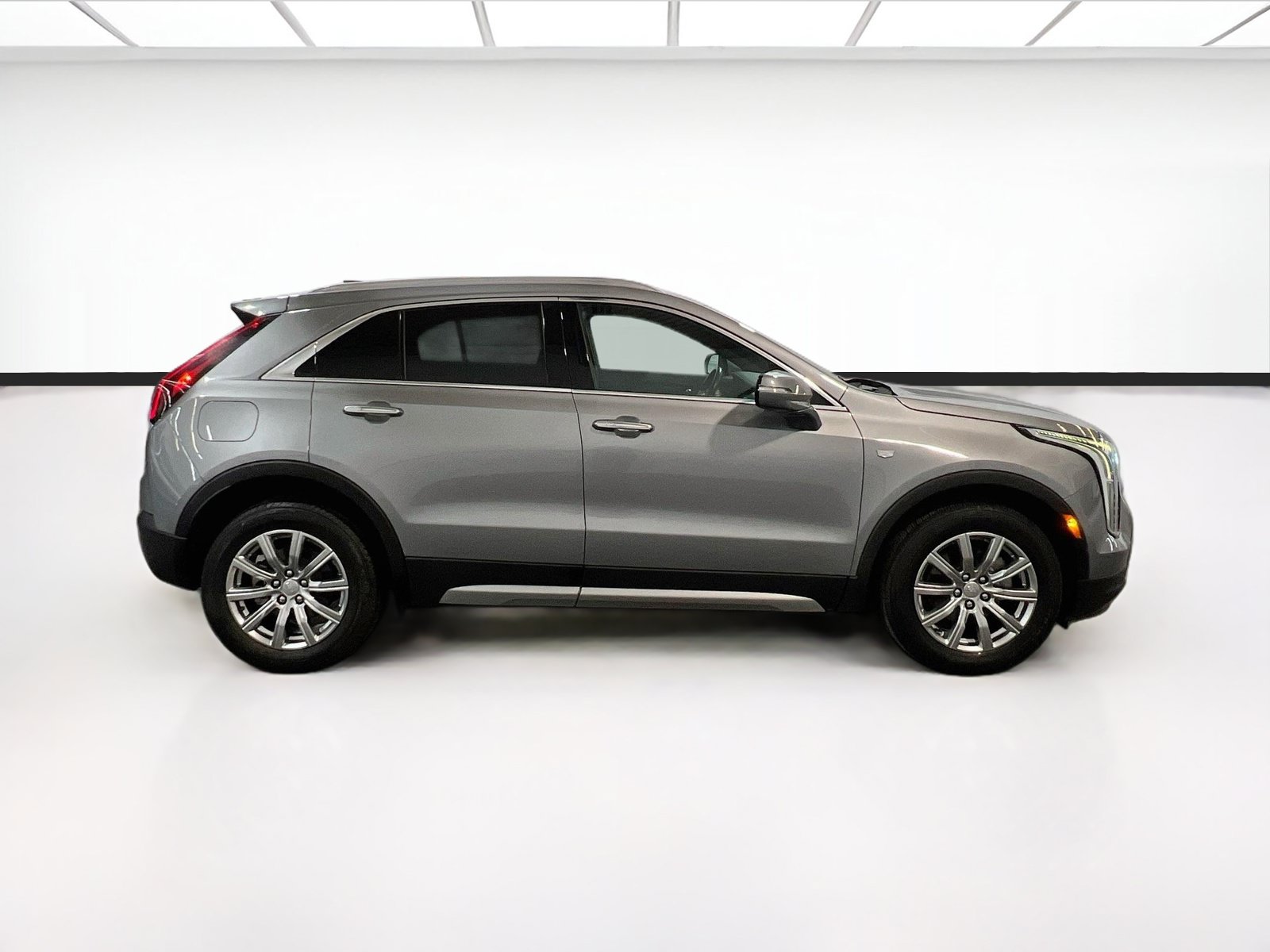 Used 2023 Cadillac XT4 Premium Luxury FWD image 23