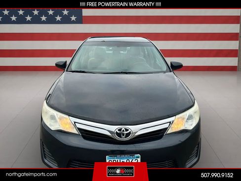 Used 2012 Toyota Camry LE image 10