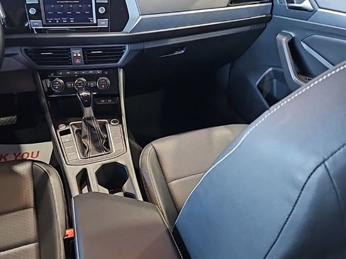 Used 2024 Volkswagen Jetta SE image 21