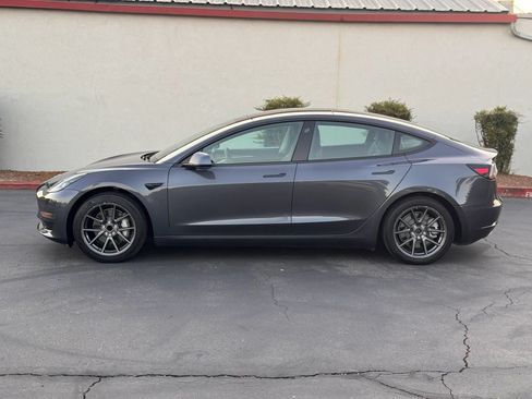 Used 2021 Tesla Model 3 Standard Range Plus RWD image 3