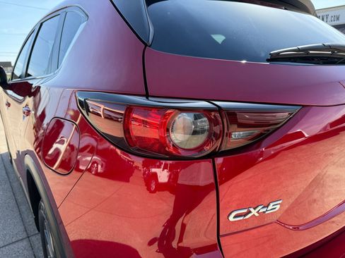 Used 2019 MAZDA CX-5 Touring FWD image 11