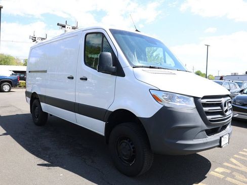 Used 2022 Mercedes-Benz Sprinter 2500 image 7