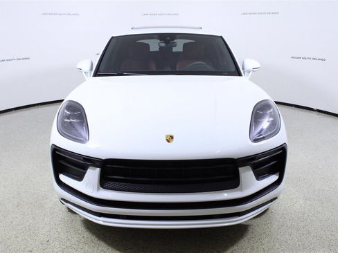 Used 2022 Porsche Macan AWD/4WD image 2