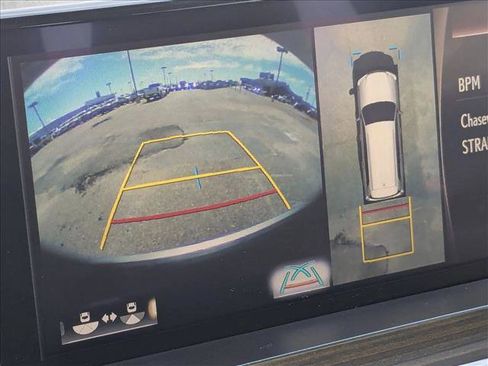 Used 2020 Lexus LX 570 4WD w/ 3rd Row & Luxury Pkg image 11