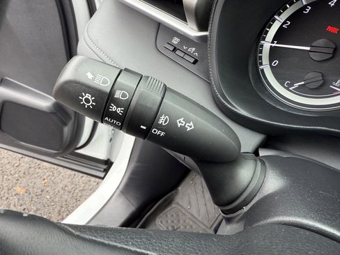 Used 2023 Toyota Highlander LE image 34