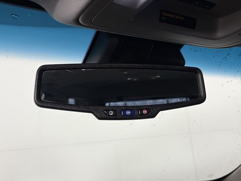 Used 2018 GMC Yukon Denali image 30