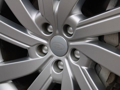 Used 2023 Land Rover Range Rover SE image 37