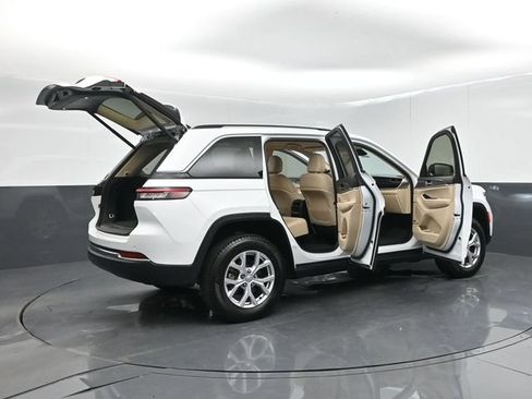 Used 2022 Jeep Grand Cherokee Limited AWD/4WD image 67