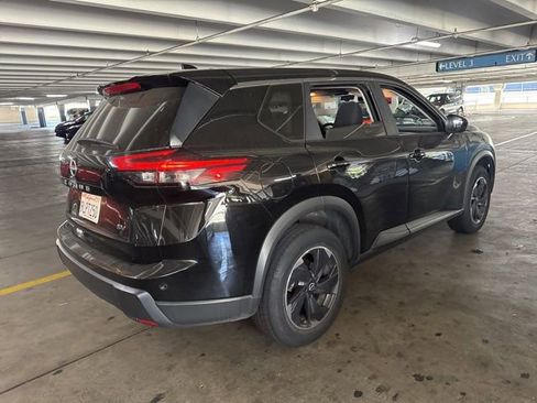 Used 2024 Nissan Rogue SV FWD image 4