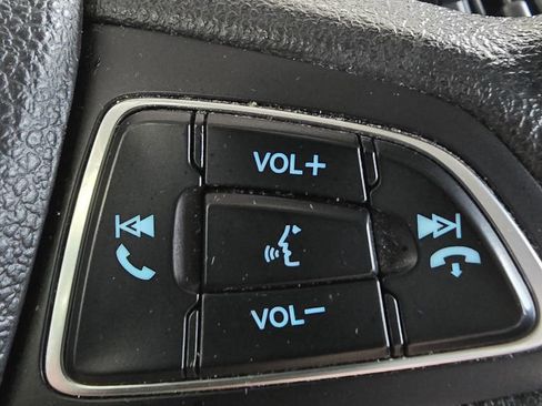 Used 2016 Ford Focus SE image 24