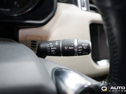 Used 2016 Land Rover Range Rover Sport HSE AWD/4WD image 28