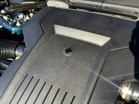 New 2026 Land Rover Defender 110 OCTA image 17