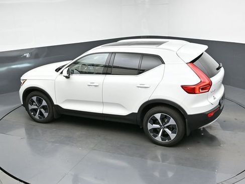 Used 2023 Volvo XC40 B4 Plus w/ Protection Package Premier image 45