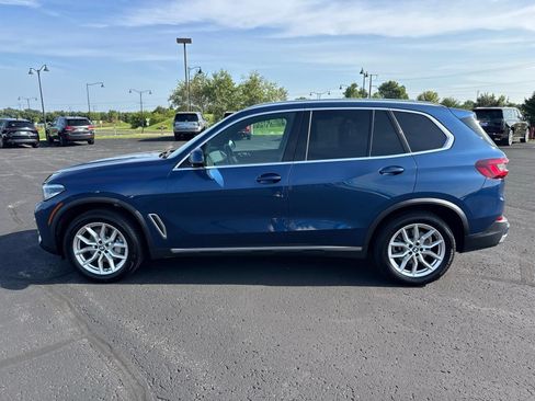 Used 2022 BMW X5 xDrive40i w/ Premium Package AWD/4WD image 2