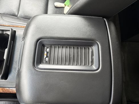 Used 2018 Chevrolet Tahoe Premier image 28