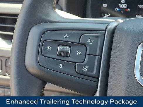 Used 2024 GMC Yukon XL AT4 w/ AT4 Premium Plus Package AWD/4WD image 7