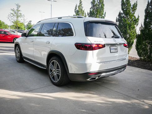 Used 2025 Mercedes-Benz GLS 450 4MATIC image 9