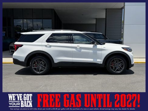New 2026 Ford Explorer ST-Line w/ ST-Line Street Pack RWD image 3