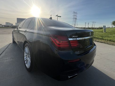 Used 2015 BMW 750i xDrive image 3
