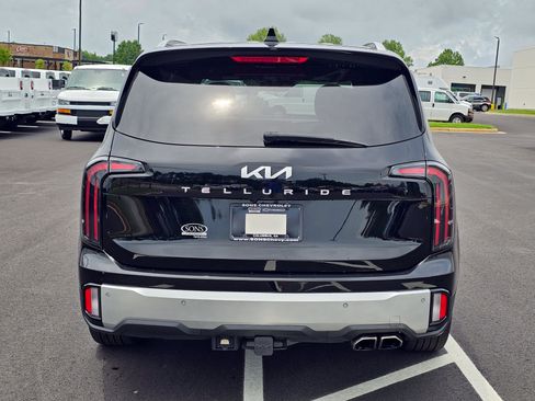 Used 2024 Kia Telluride SX w/ Towing Package FWD image 11