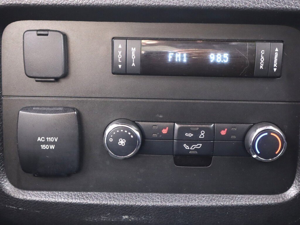 Used 2016 Lincoln Navigator Select RWD image 34