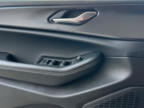 New 2025 Jeep Grand Cherokee Altitude image 11