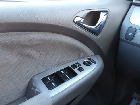 Used 2010 Honda Odyssey LX image 16