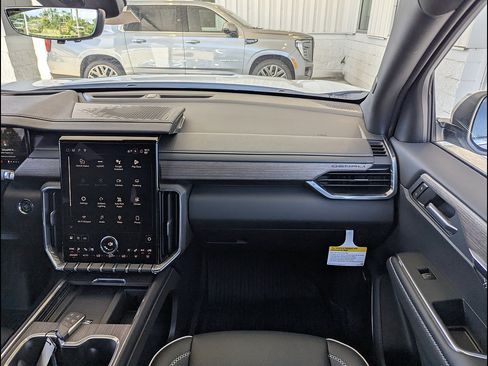 New 2026 GMC Acadia Denali w/ Super Cruise Package AWD/4WD image 4
