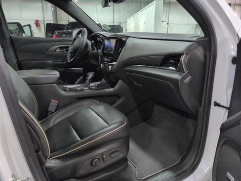Used 2023 Chevrolet Traverse Premier image 15