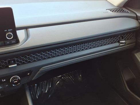 Used 2025 Honda Accord SE image 26