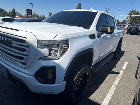 Used 2019 GMC Sierra 1500 AT4 w/ Off Road Performance Package AWD/4WD image 7