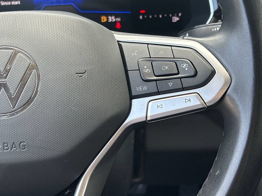 Used 2024 Volkswagen Jetta SE FWD image 19