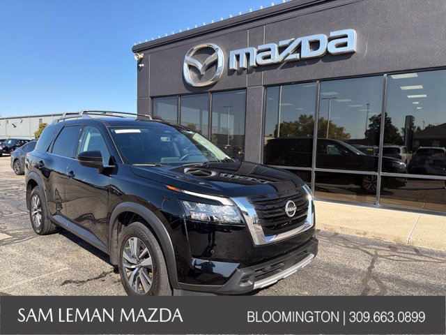 Used 2025 Nissan Pathfinder SL AWD/4WD image 1