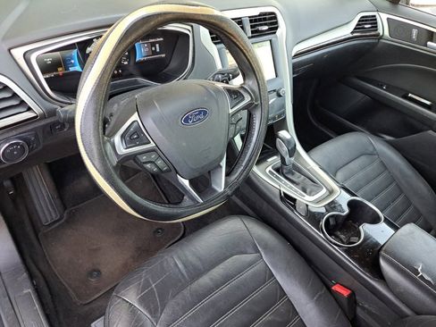 Used 2014 Ford Fusion SE w/ Equipment Group 202A FWD image 12