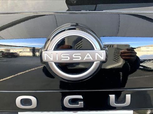 Certified 2024 Nissan Rogue SL w/ SL Premium Package image 30