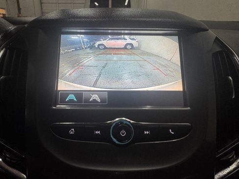 Used 2018 Chevrolet Cruze LT w/ Convenience Package image 22