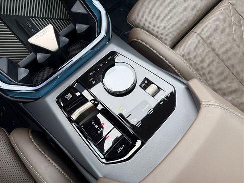 Used 2025 BMW X3 xDrive30i w/ Premium Package image 26