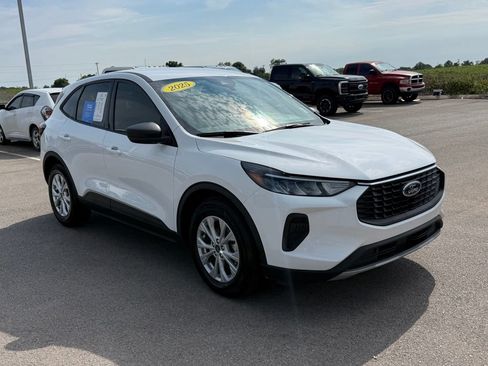 Used 2025 Ford Escape Active FWD image 2