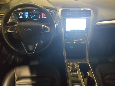 Used 2020 Ford Fusion SEL image 22