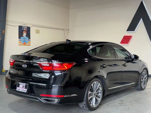 Used 2017 Kia Cadenza Technology FWD image 4