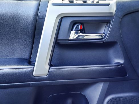 Used 2019 Toyota 4Runner SR5 image 9