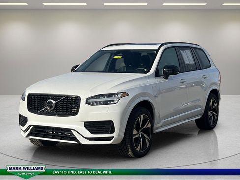 Used 2023 Volvo XC90 T8 Plus image 7