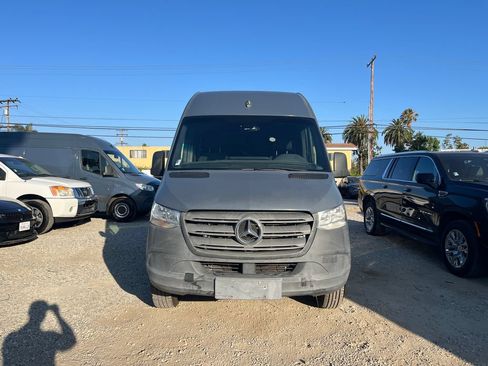 Used 2019 Mercedes-Benz Sprinter 170 image 2
